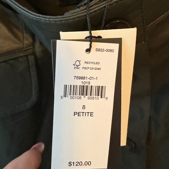 Banana Republic Green Button-Down Vegan Leather Skirt NWT size 8 petite - Picture 4 of 5